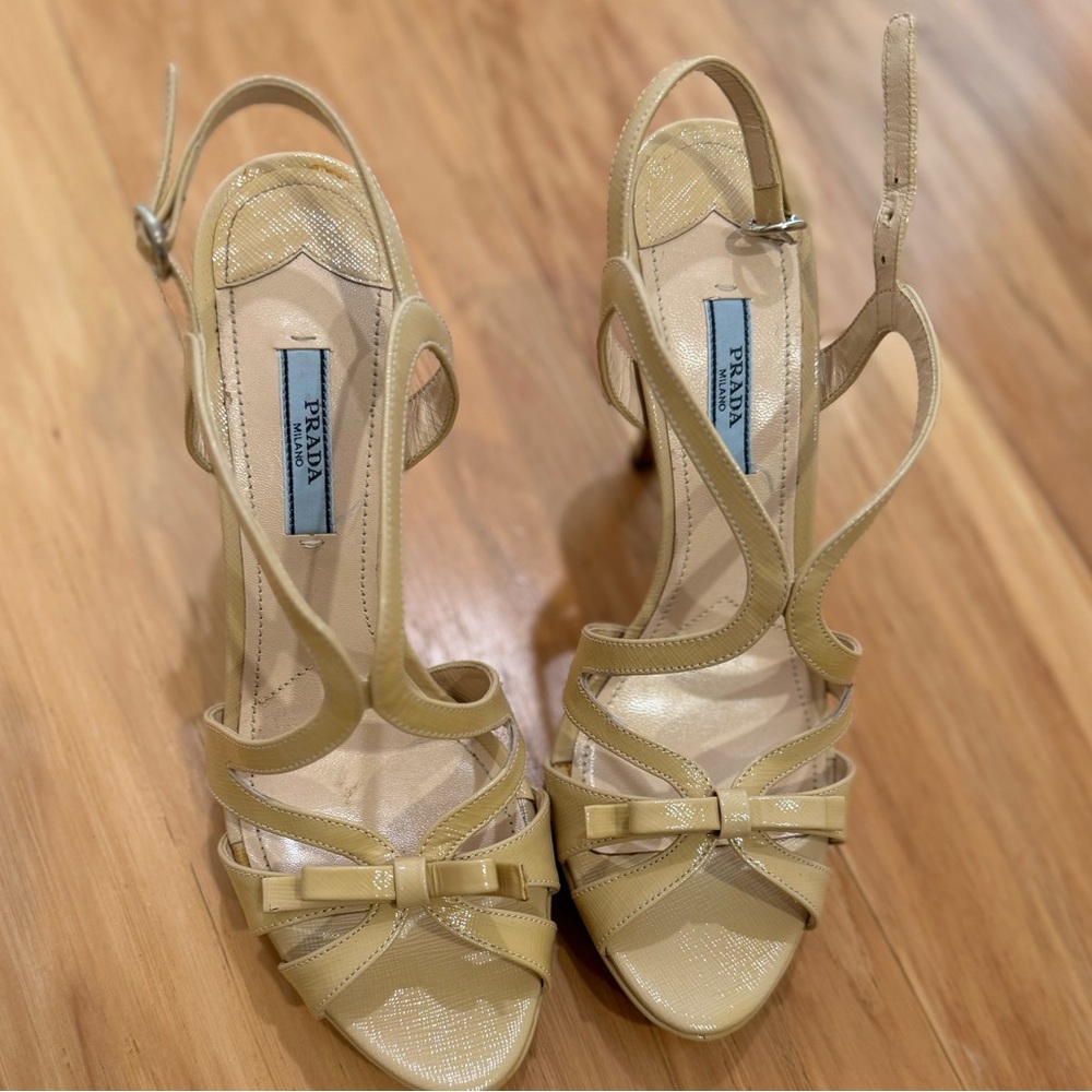 NWOT PRADA patent leather bow accent sling back sandal- nude color - Picture 2 of 5